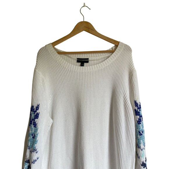 Lane Bryant Size 22/24 White Ribbed Floral Embroidered Sleeve Crewneck Sweater B - Picture 9 of 9
